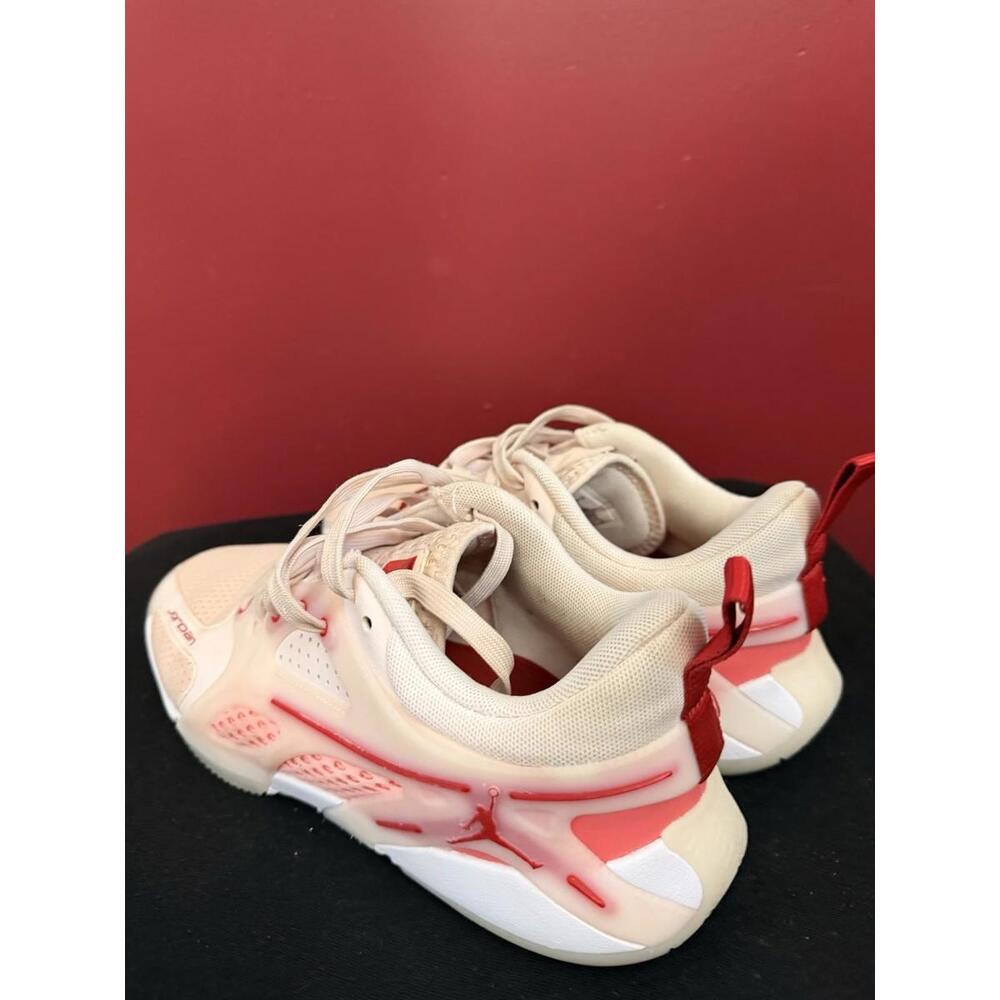 Size 8 - Air Jordan Jordan Heir Treat Yourself W